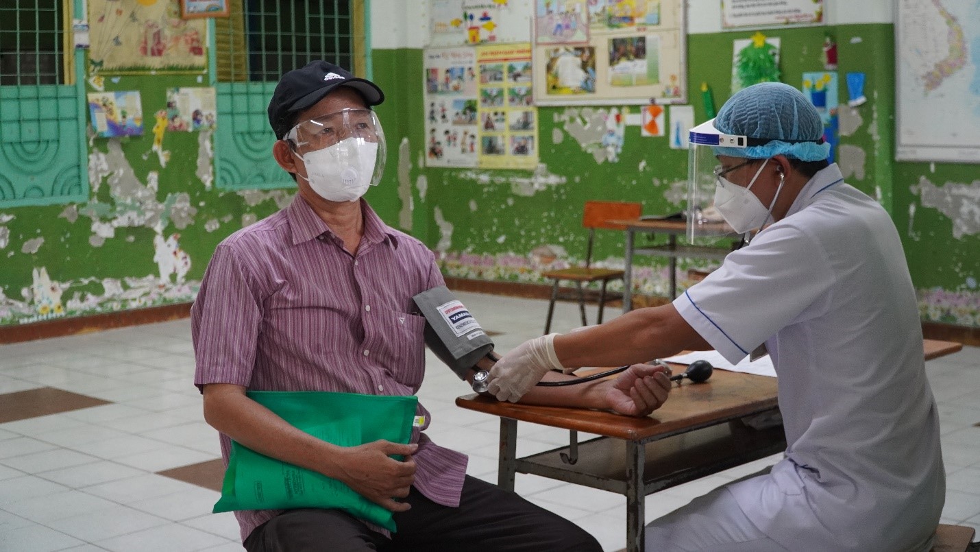 Bộ Y tế: Không cần đo huyết áp cho tất cả người đến tiêm vắc xin COVID-19