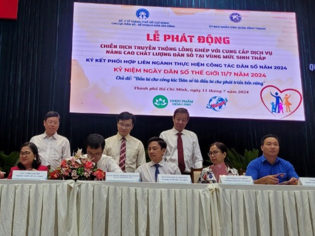 Dân số là yếu tố quan trọng hàng đầu của sự phát triển kinh tế - xã hội