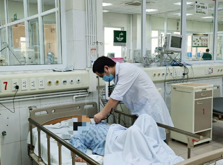 Lại thêm cụ bà cấp cứu vì tin theo đông y truyền miệng