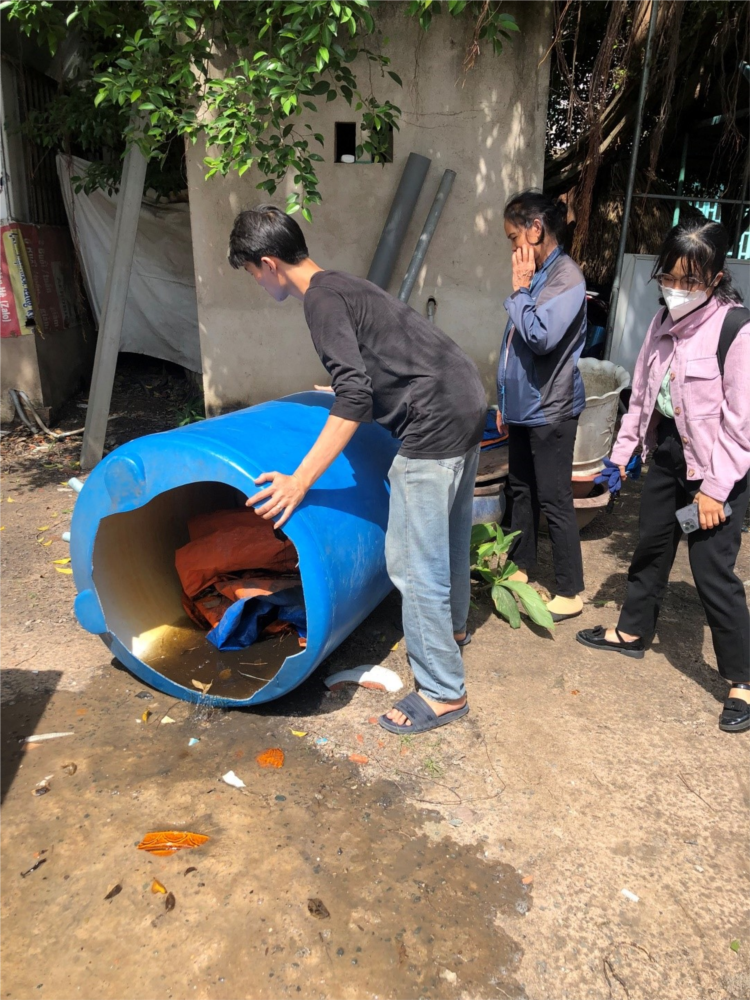 Quận 12: Nguy cơ sốt xuất huyết từ những đồ vật bị bỏ quên