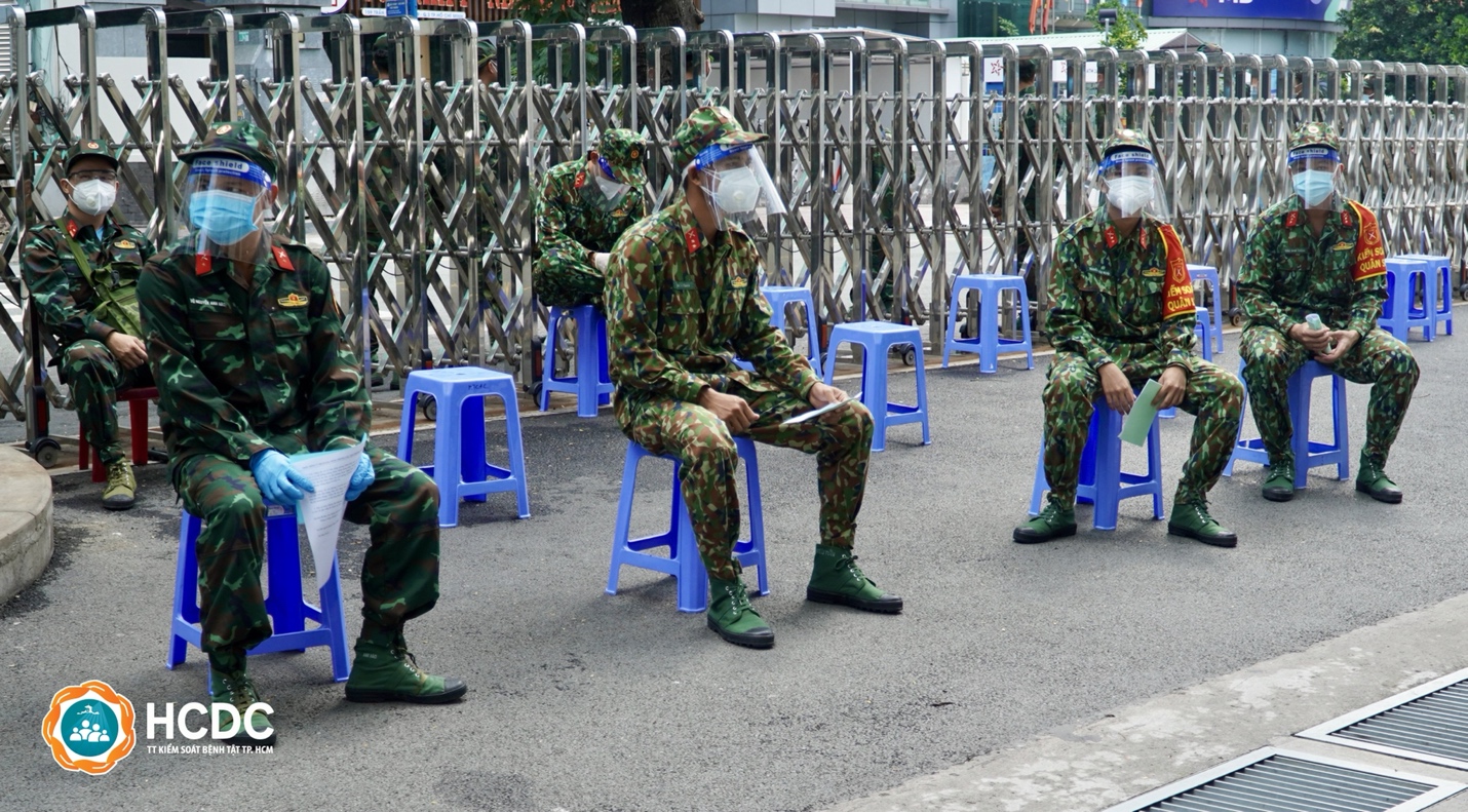 Quận 3: Tiêm vắc xin phòng COVID-19 mũi 2 cho hơn 200 chiến sĩ đang hỗ trợ phòng chống dịch 