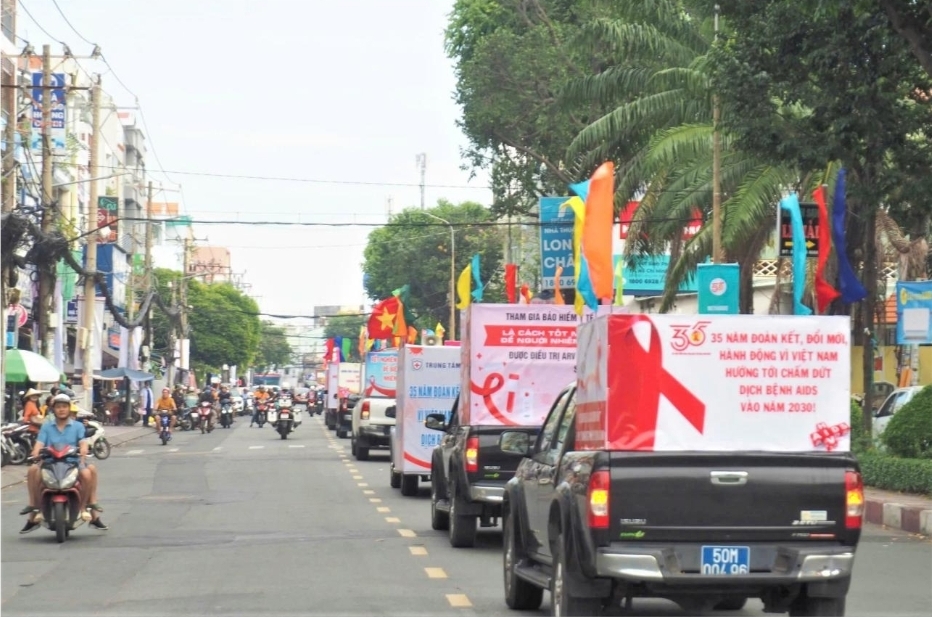 Thành phố Hồ Chí Minh tổ chức Lễ mít tinh cấp quốc gia hưởng ứng 35 năm Việt Nam ứng phó với HIV/AIDS