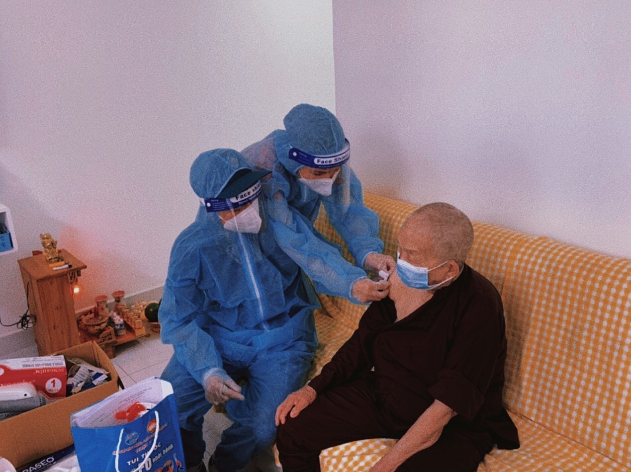 TP. HCM: rút ngắn thời gian tiêm liều nhắc lại vắc xin phòng COVID-19