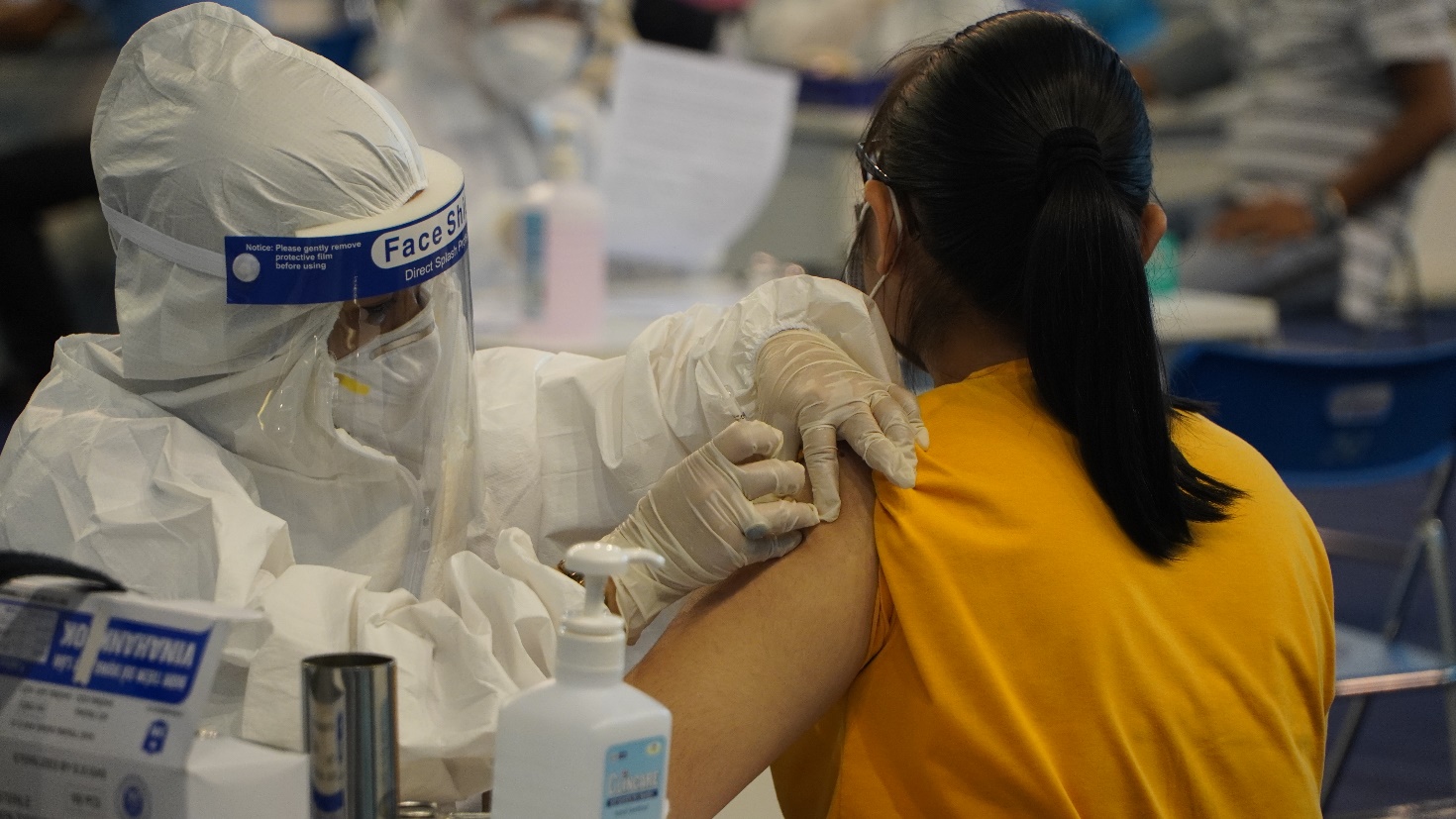 TP. HCM: Tăng cường tiêm vét vắc xin phòng COVID-19 cho tất cả người dân từ 18 tuổi trở lên