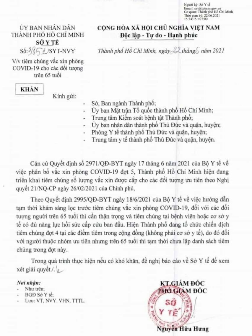 TP.HCM: Tạm thời chưa lập danh sách tiêm chủng cho người trên 65 tuổi
