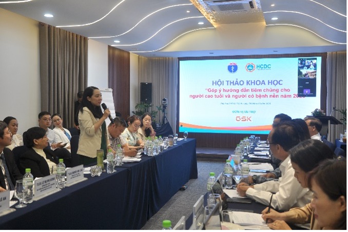 Đi tìm giải pháp căn cơ bảo vệ người cao tuổi và người có bệnh nền trước các bệnh truyền nhiễm nguy hiểm