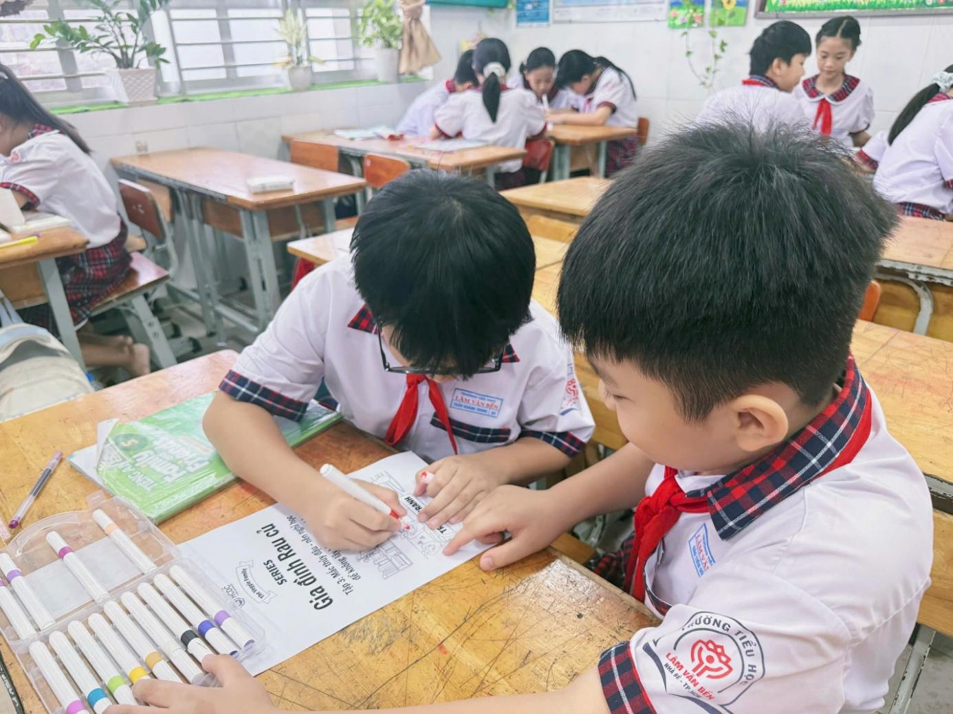 HCDC: Khảo sát triển khai mô hình truyền thông bằng truyện tranh tích hợp âm thanh cho học sinh