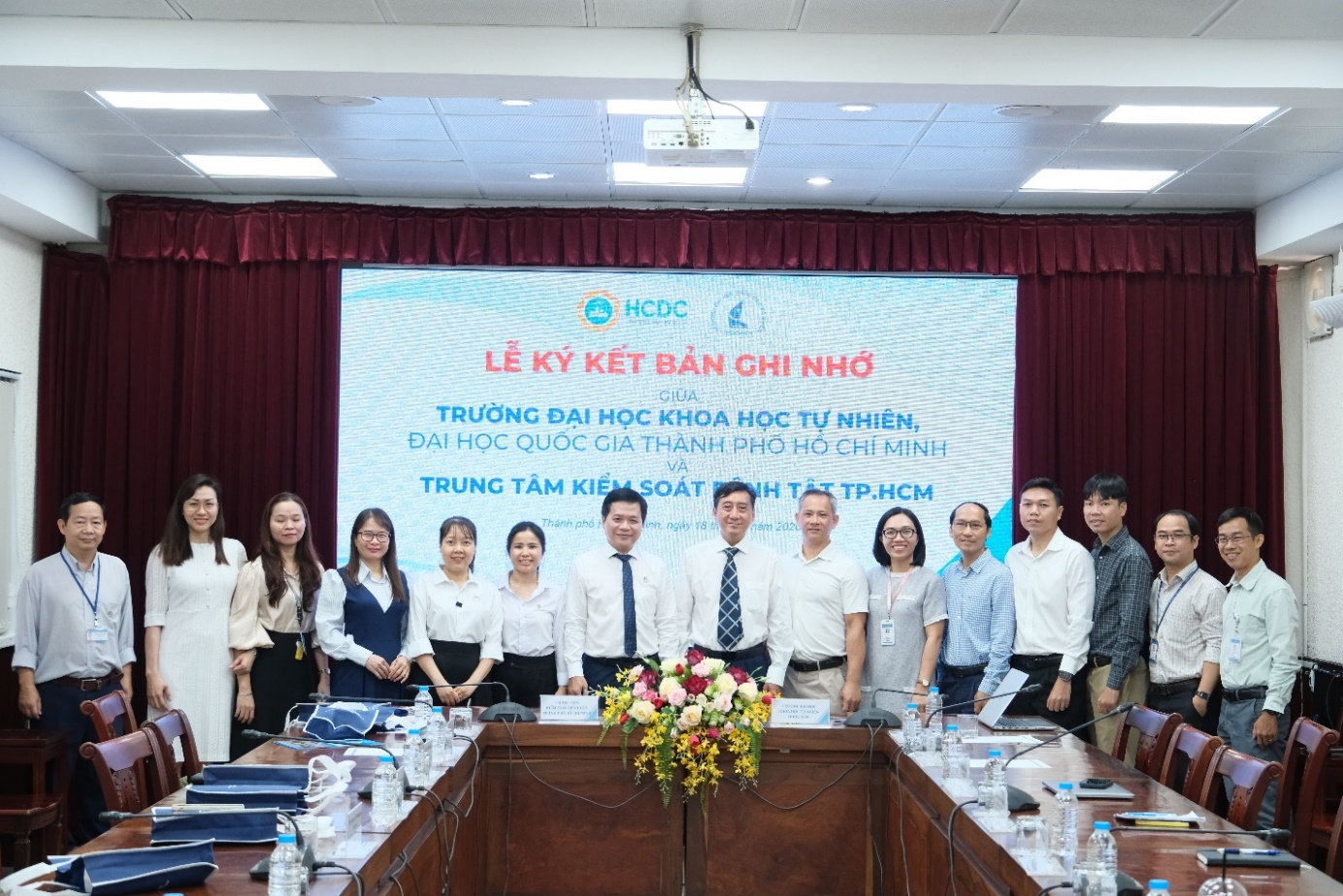 HCDC ký kết bản ghi nhớ với Trường Đại học Khoa học tự nhiên: Thúc đẩy ứng dụng khoa học công nghệ trong y tế công cộng