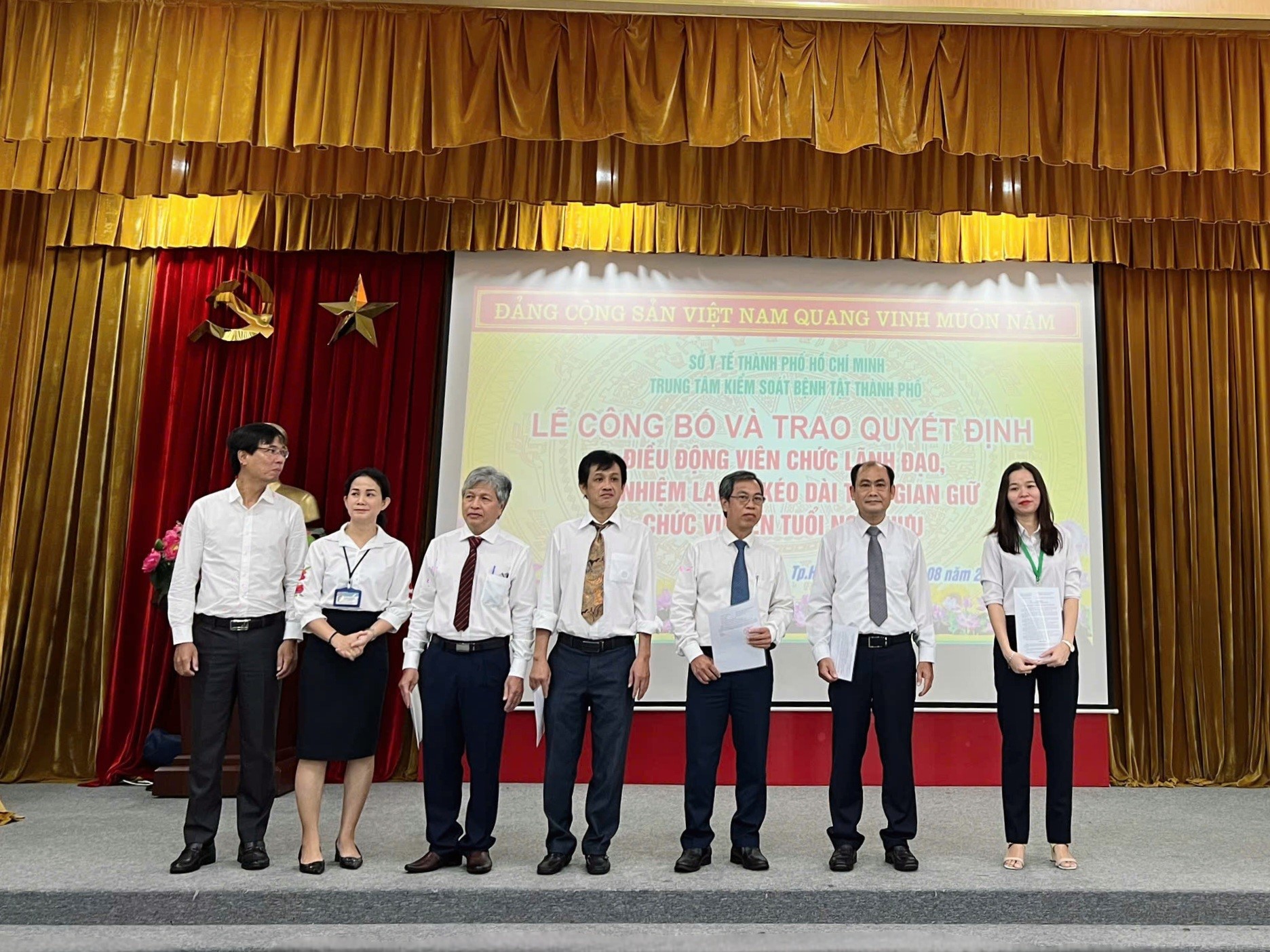 HCDC: Lễ công bố và trao quyết định bổ nhiệm lại viên chức lãnh đạo