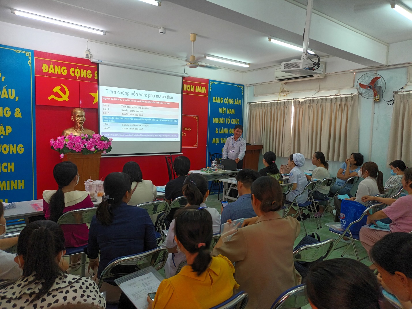 HCDC TỔ CHỨC LỚP ĐÀO TẠO LIÊN TỤC CẤP CHỨNG CHỈ VỀ “AN TOÀN TIÊM CHỦNG” CHO ĐỘI NGŨ Y, BÁC SĨ CỦA BV TỪ DŨ NĂM 2023