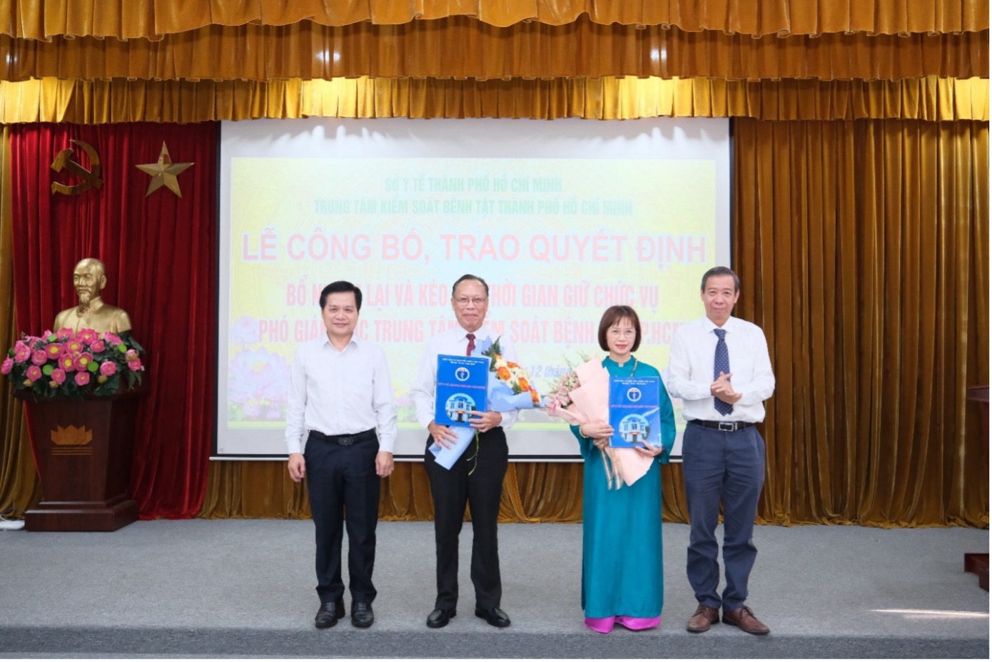 HCDC: Trao quyết định bổ nhiệm lại và kéo dài thời gian giữ chức vụ Phó Giám đốc