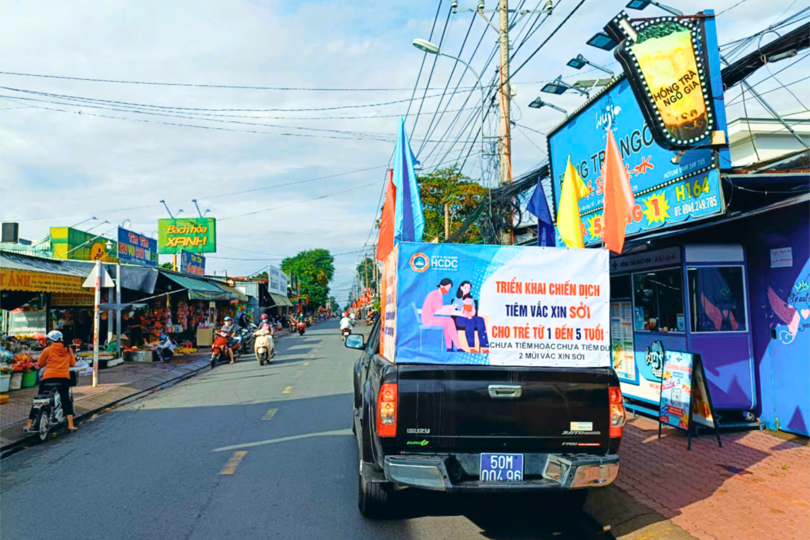 Ngày thứ hai chiến dịch tiêm vắc xin sởi:sức nóng tại các điểm tiêm chủng khắp TP.HCM