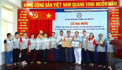 Phường Tân Thới Hiệp ra mắt Đội chăm sóc sức khỏe liên tục tại cộng đồng