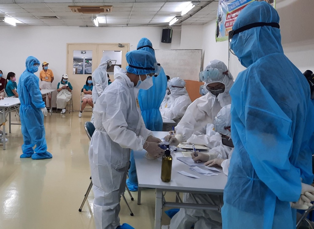 Quận 7: Nữ công nhân làm việc tại khu chế xuất Tân Thuận có kết quả dương tính đã được cách ly ở khu phong tỏa trước đó