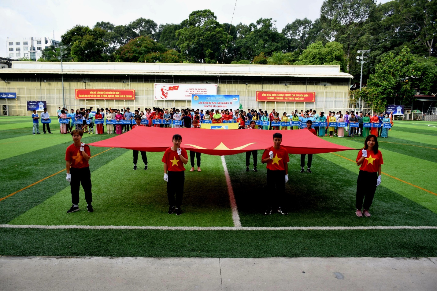 Tưng bừng khai mạc Giải bóng đá Nam – Nữ Ngành Y tế lần thứ VIII năm 2022