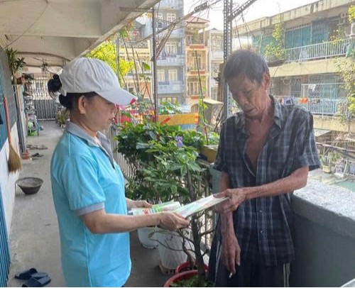 Xử lý ổ dịch sốt xuất huyết tại phường Vườn Lài