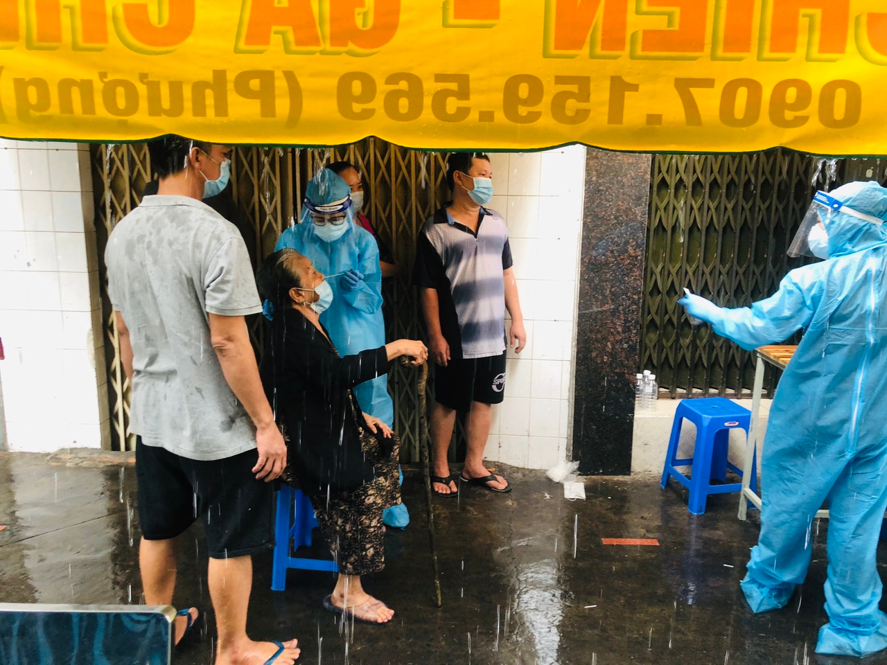 Bản tin COVID-19 chiều 15/6: TP.HCM ghi nhận thêm 67 trường hợp nhiễm