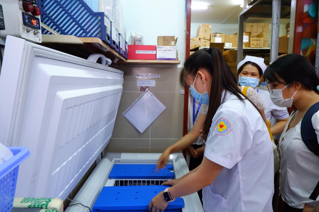 Bệnh viện Quận 11 tổ chức tiêm vắc xin COVID-19