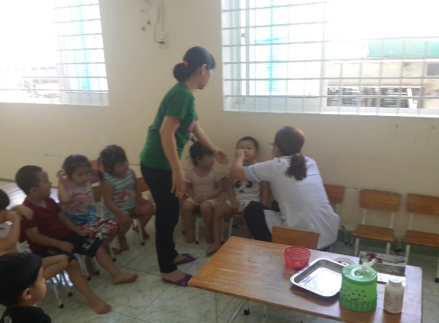 Chiến dịch bổ sung Vitamin A tại các quận huyện trên địa bàn Thành phố