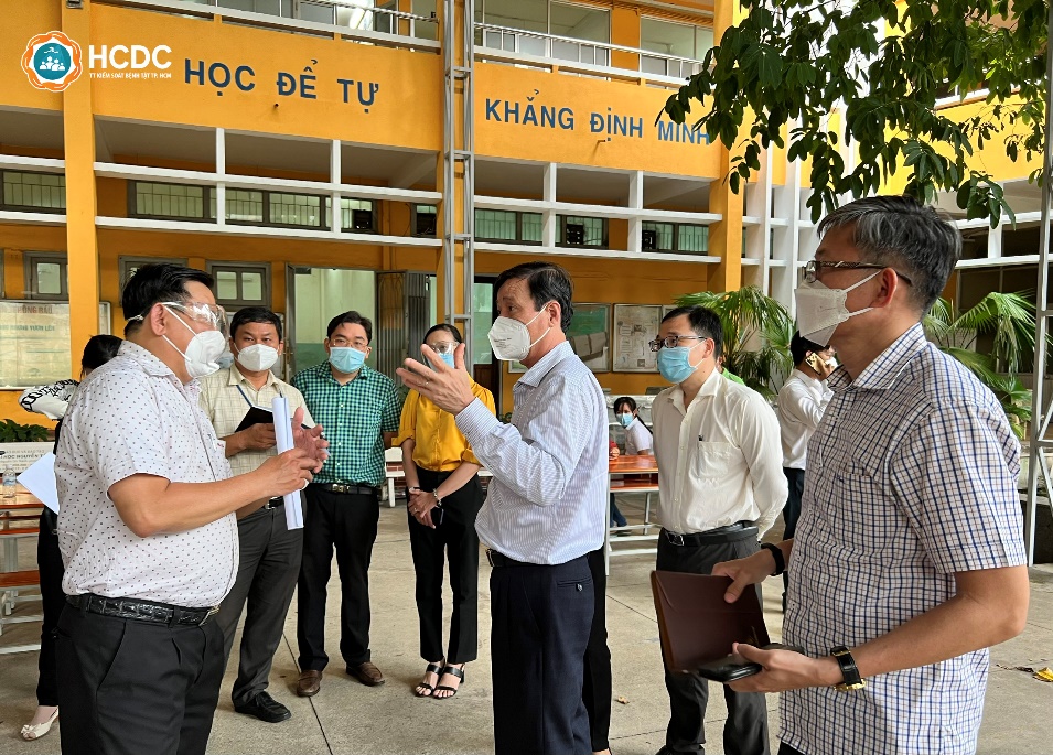 Chuẩn bị tổ chức tiêm vắc xin phòng COVID-19 cho trẻ 12-17 tuổi từ ngày 27/10/2021