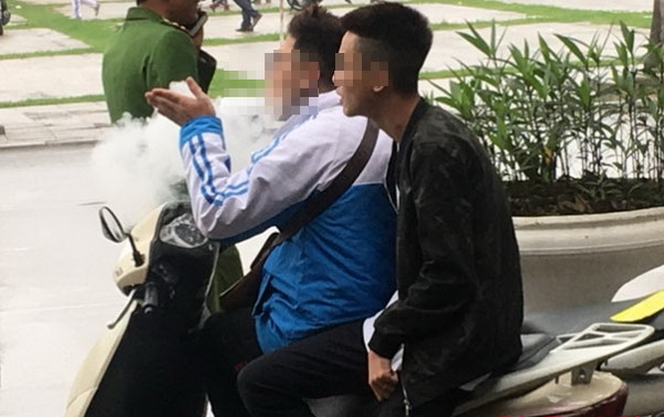 Điểm báo ngày 15/4/2021