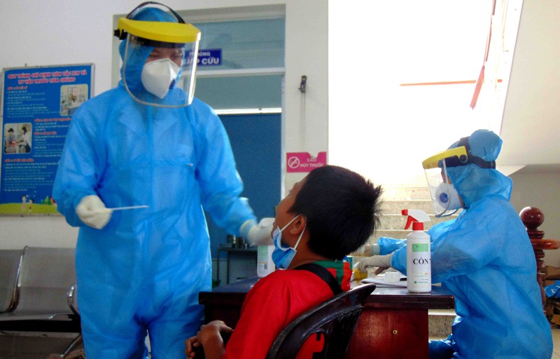 Gần 1 năm chống dịch COVID-19, TP.HCM đã làm những gì?