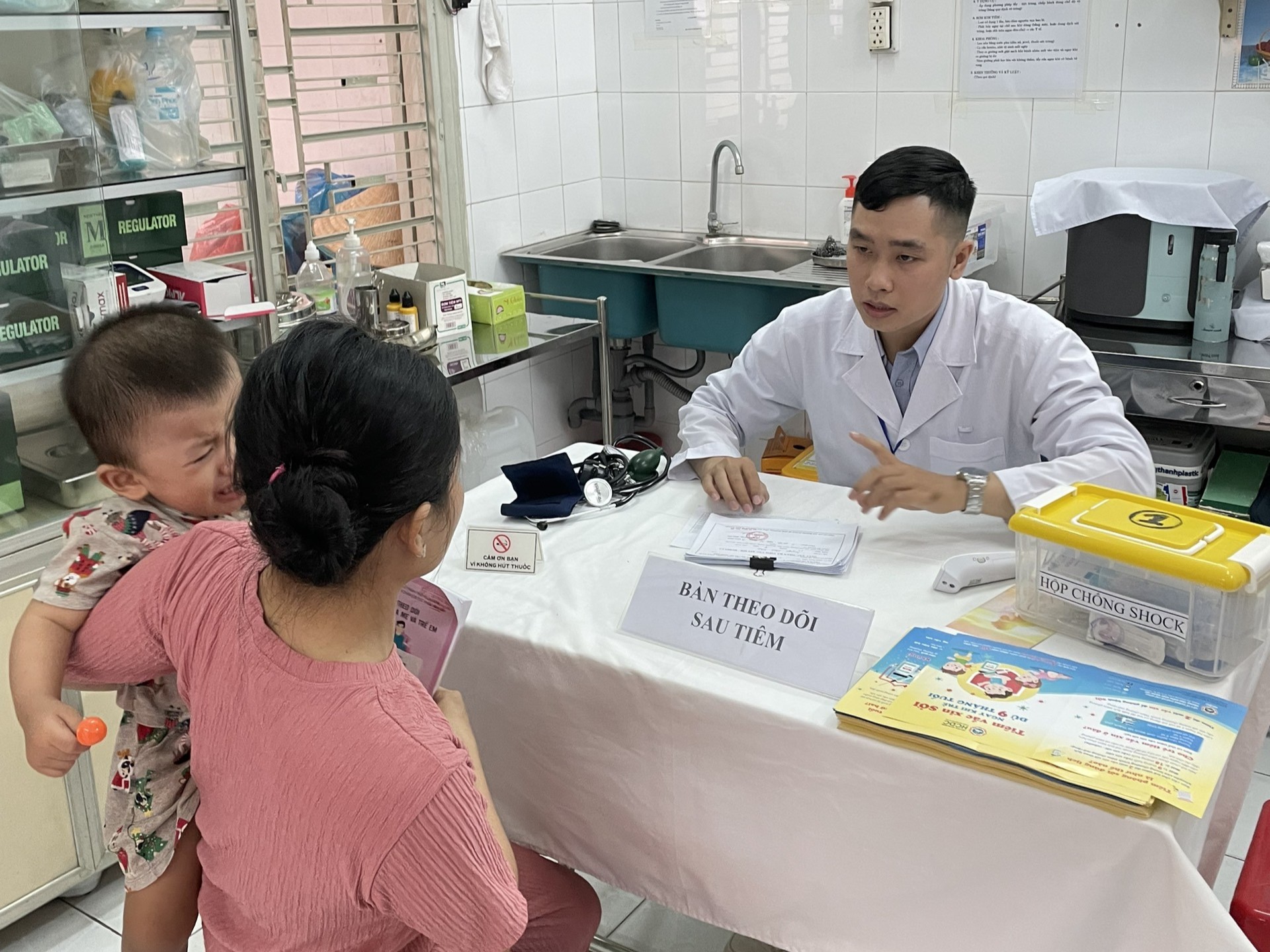 HCDC: Giám sát công tác tổ chức tiêm vắc xin sởi tại quận Phú Nhuận