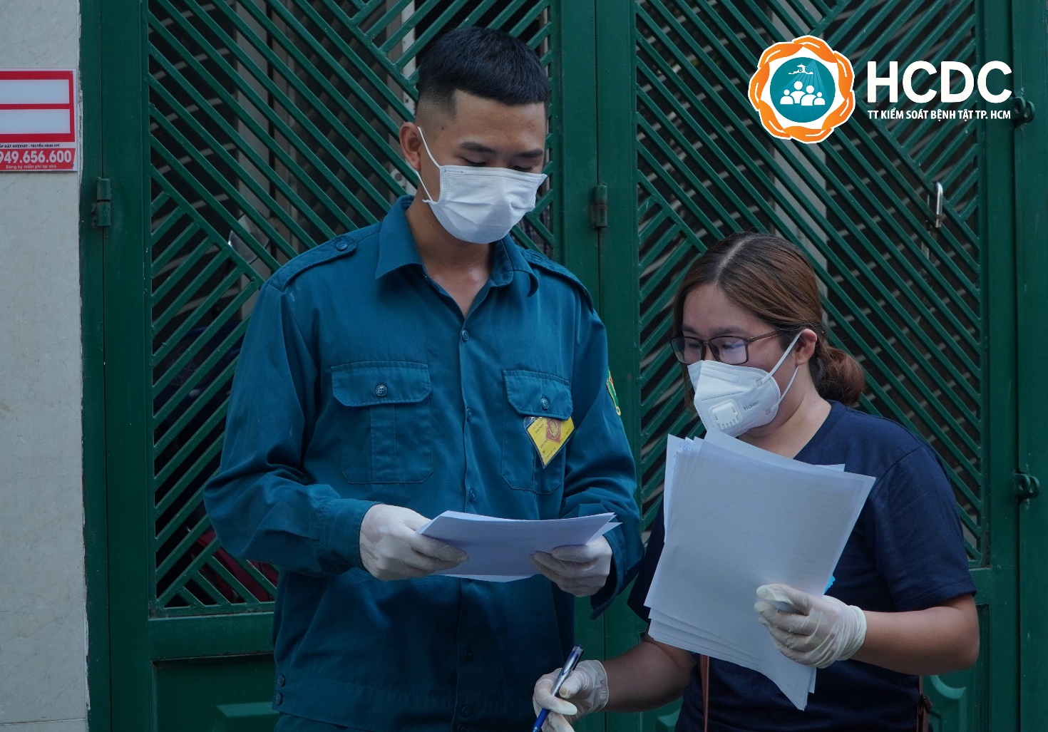 Lắm nỗi gian truân khi “đi từng ngõ, gõ từng nhà, rà từng người”!