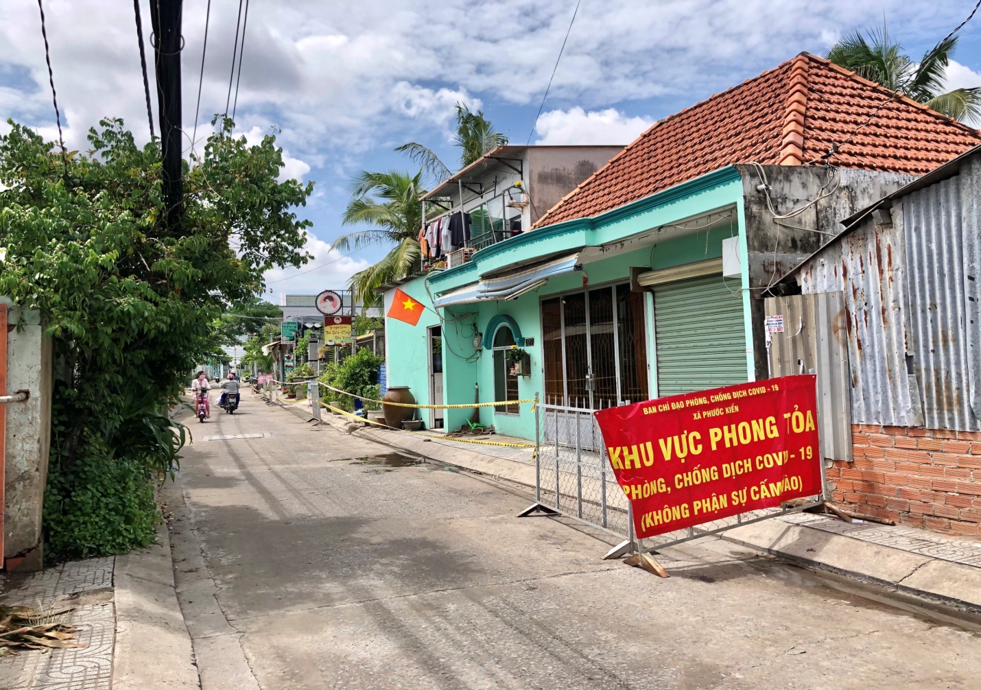 Nhà Bè: Kích hoạt đội phản ứng nhanh điều tra, truy vết ca bệnh liên quan chuỗi Bệnh viện Bệnh Nhiệt đới