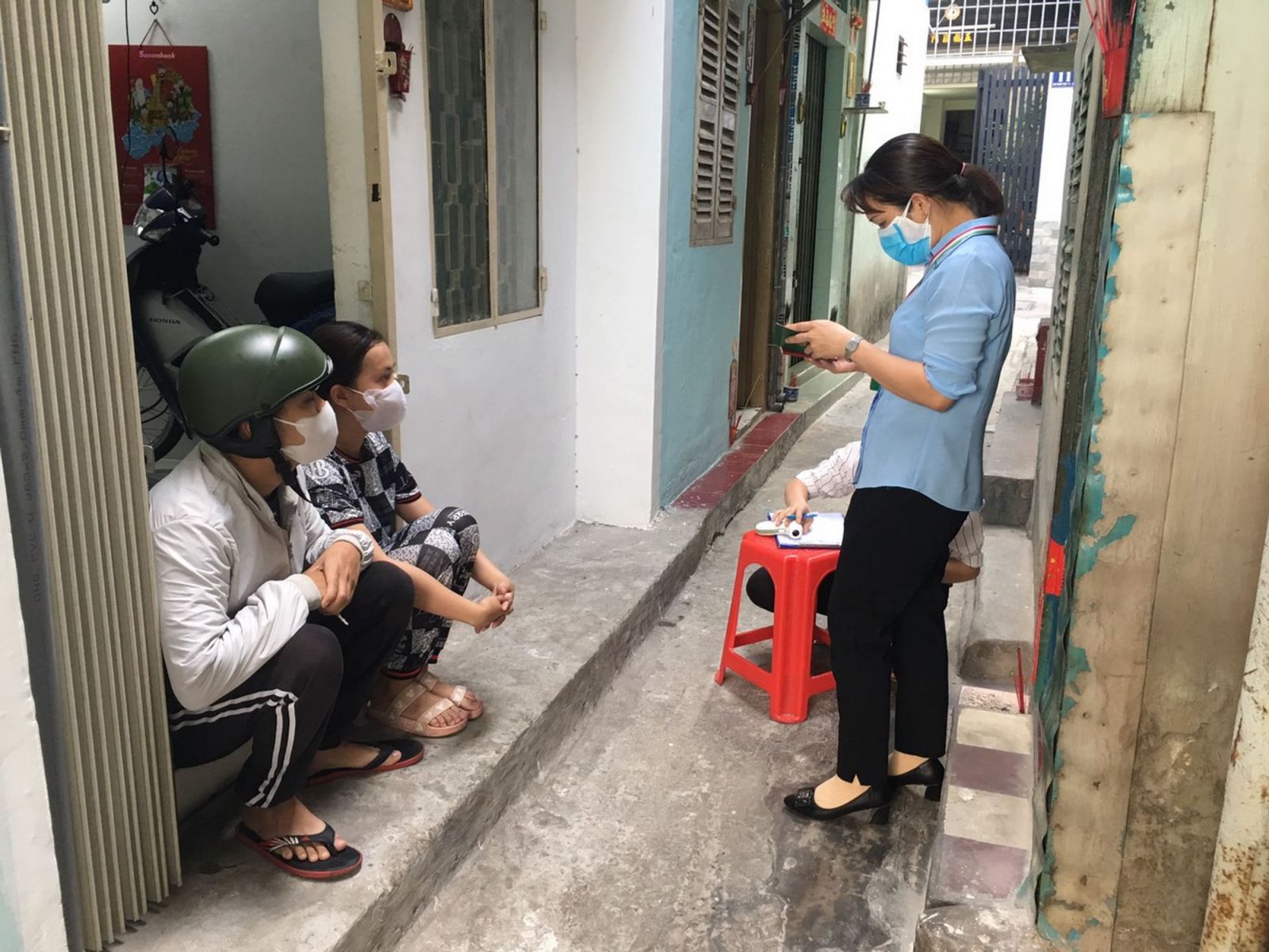 Những bước chân trong tuyến đầu chống dịch