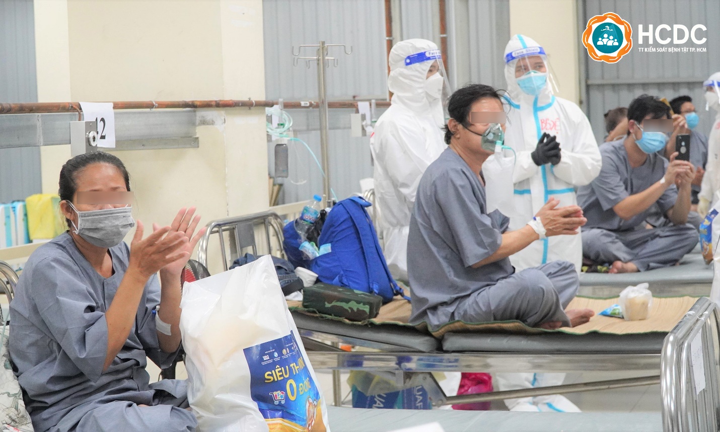 Nụ cười cho bệnh nhân, nụ cười cho bác sĩ vào ngày Tết đoàn viên