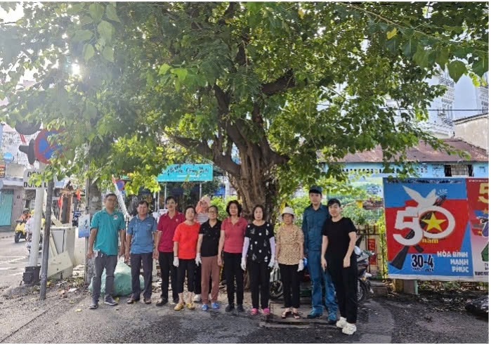 Phường Đức Nhuận, Phú Nhuận và Cầu Kiệu ra quân diệt lăng quăng, muỗi phòng, chống sốt xuất huyết và Chikungunya