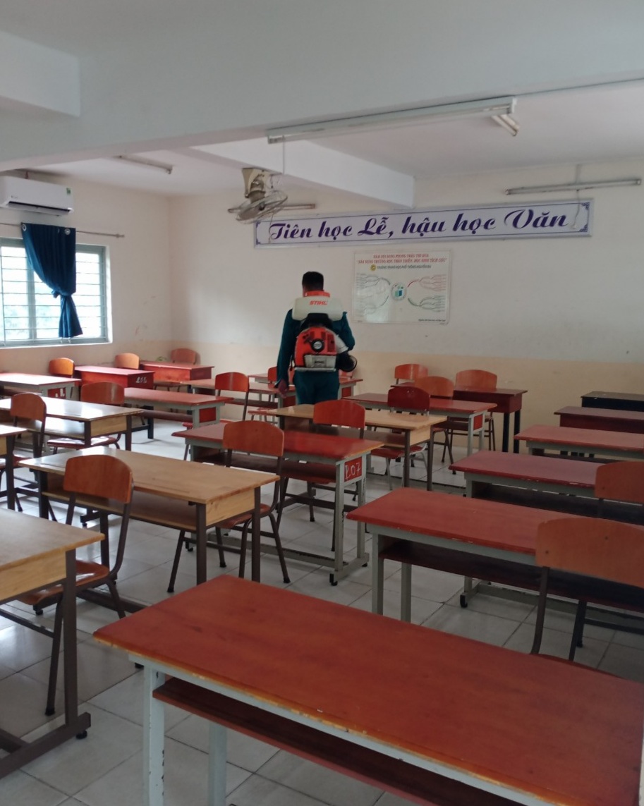 Quận 10: khử khuẩn các điểm tổ chức kì thi tốt nghiệp PTTH