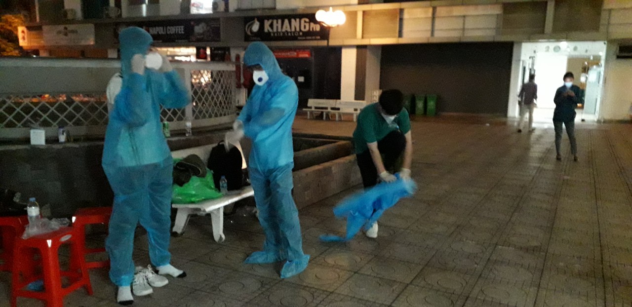 Quận 12 khẩn trương lấy mẫu tại chung cư Hưng Ngân