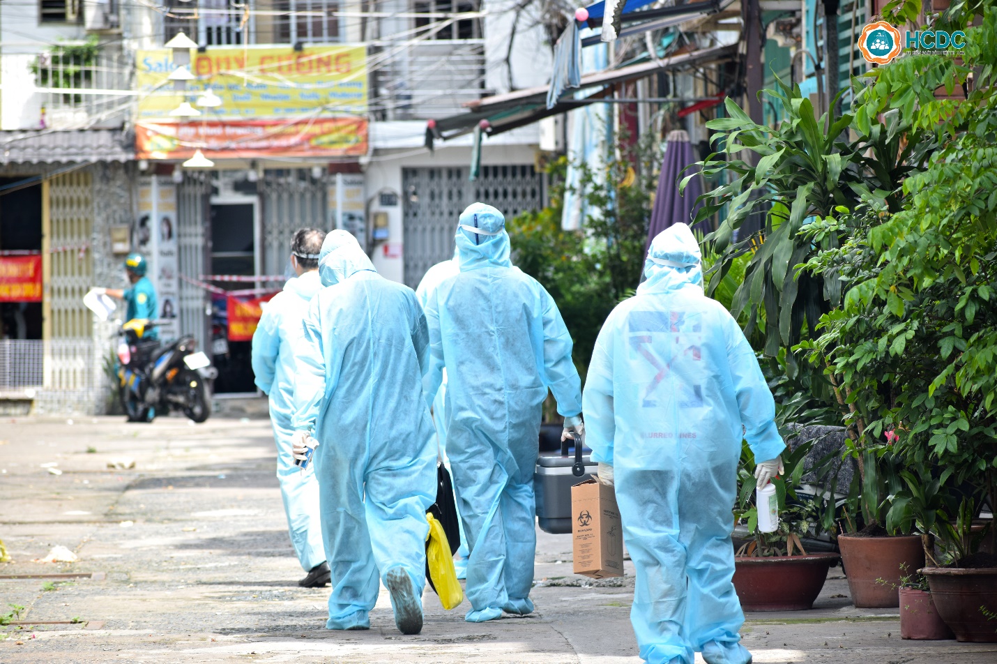 Quận 3: Tiêm vắc xin tại nhà cho người già yếu, di chuyển khó khăn, “không để ai bỏ lại phía sau”