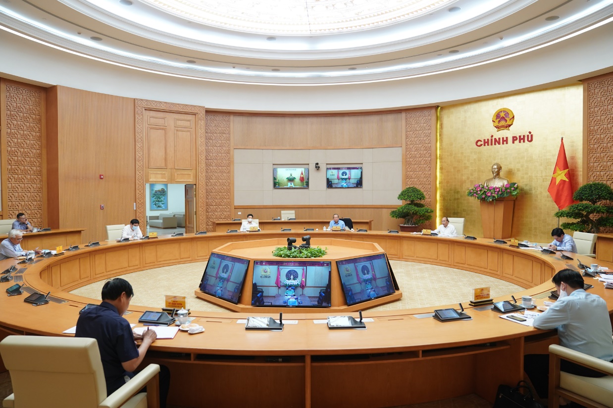 Thủ tướng: Chuyển sang giai đoạn chống dịch dài hơi hơn, cùng với phát triển Knh tế Xã hội