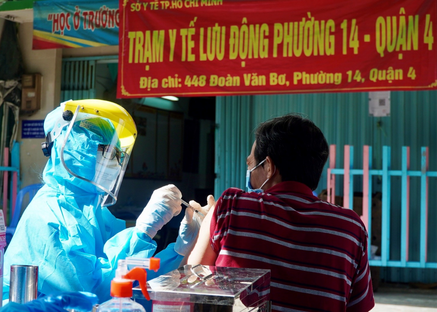 TP. HCM: Tăng tốc hoàn thành bao phủ vắc xin phòng COVID-19 mũi 1 cho người dân