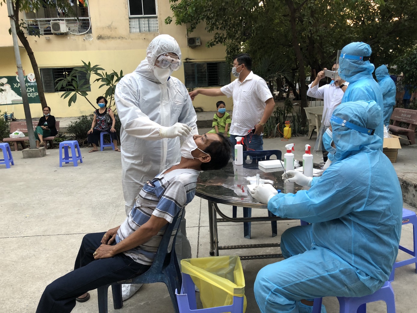 TP.HCM: Tổ chức lấy mẫu xét nghiệm giám sát COVID-19 tại cộng đồng dân cư