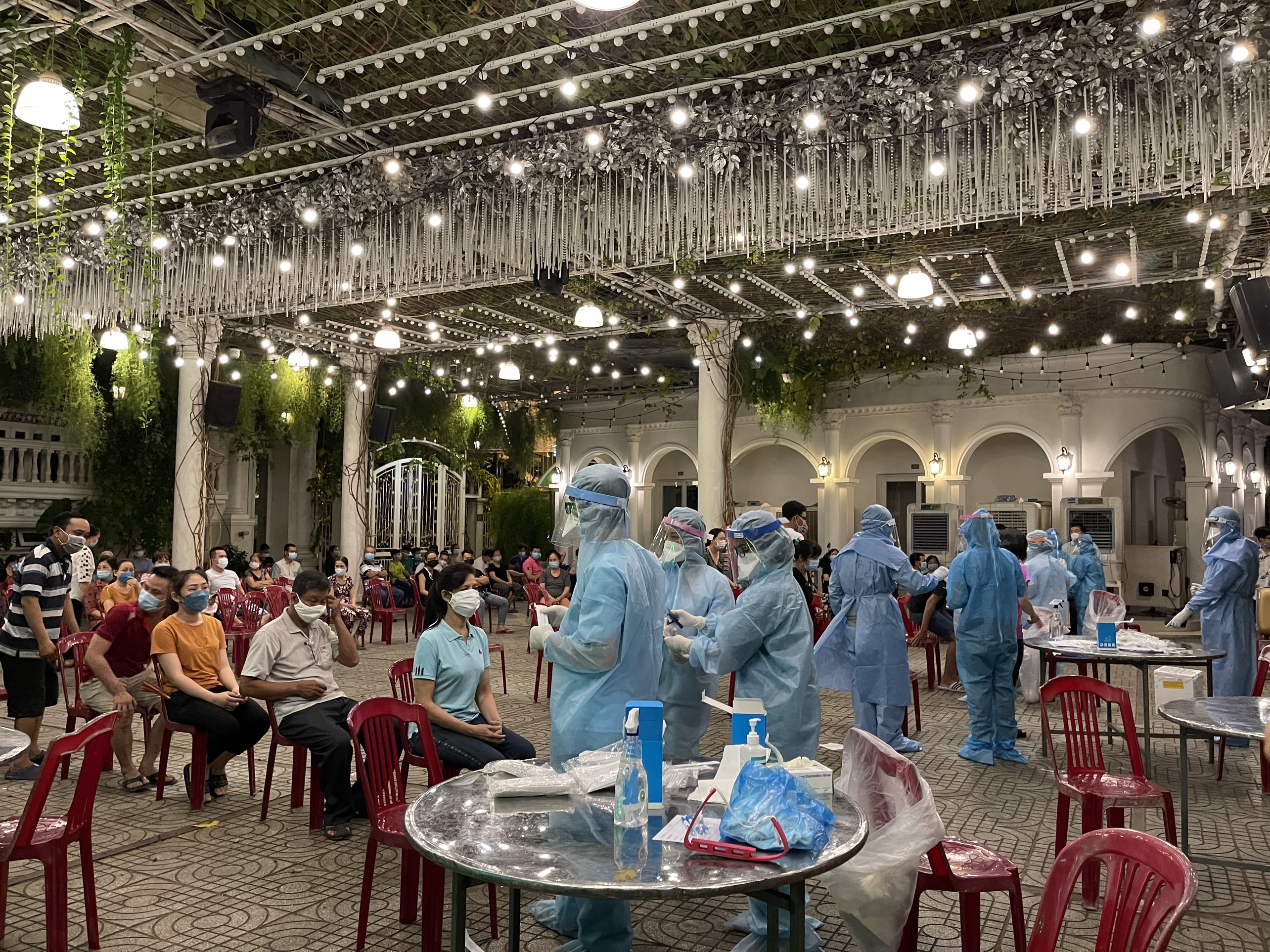 TP.HCM: tối 29/5 ghi nhận thêm 10 ca nghi nhiễm mới, nâng tổng số ca nhiễm là 100