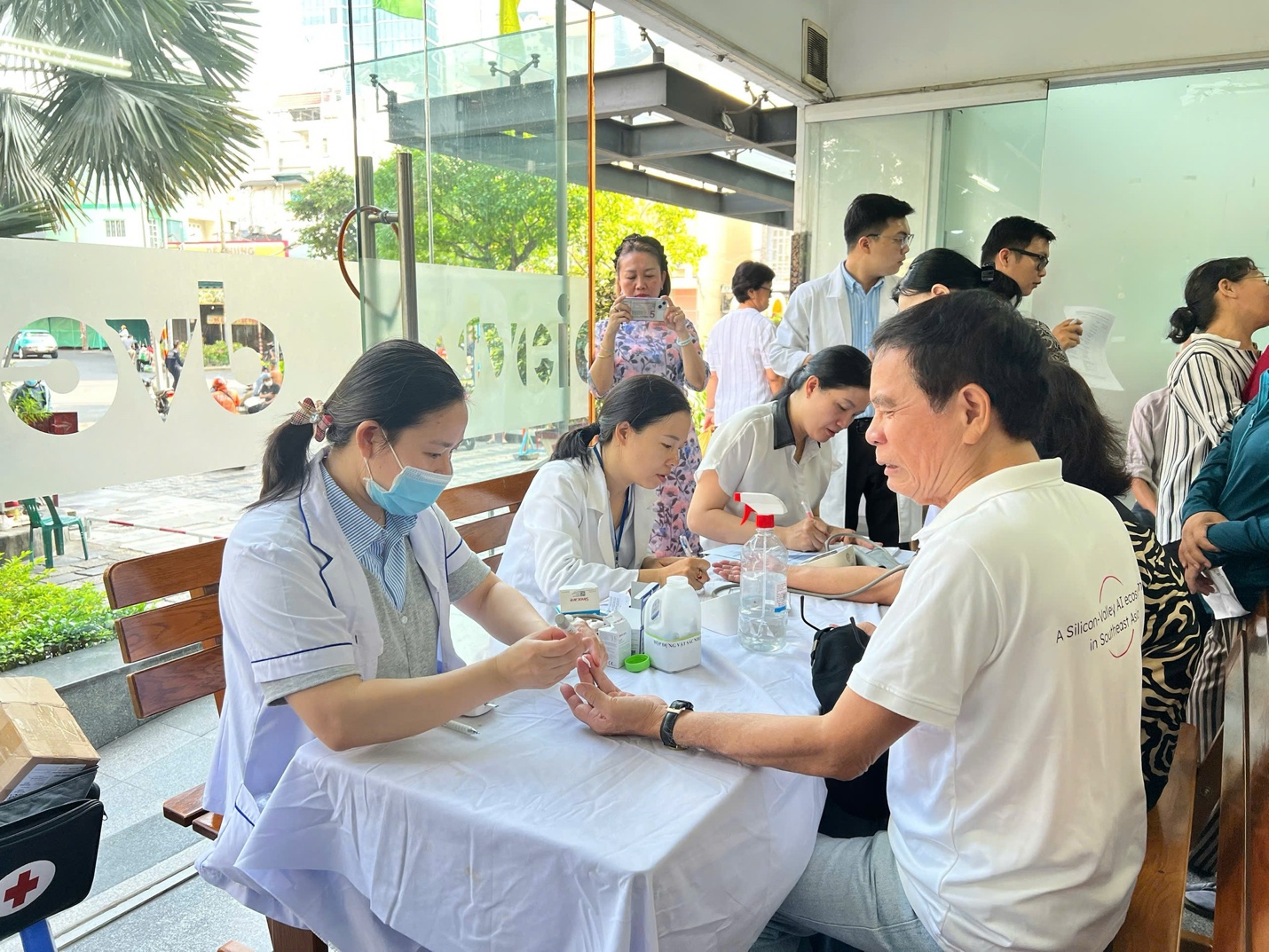 Trạm Y tế phường Khánh Hội: đưa dịch vụ y tế đến tận tay người dân chung cư