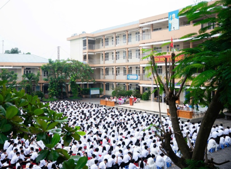 Truyền thông phòng chống tác hại thuốc lá tại trường học