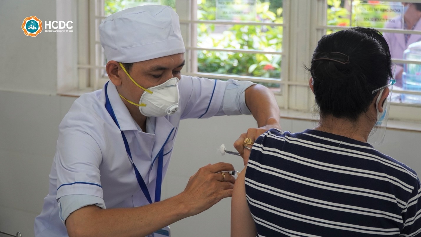 TP. HCM: Toàn bộ người dân trên 18 tuổi sẽ được tiêm vắc xin phòng COVID-19