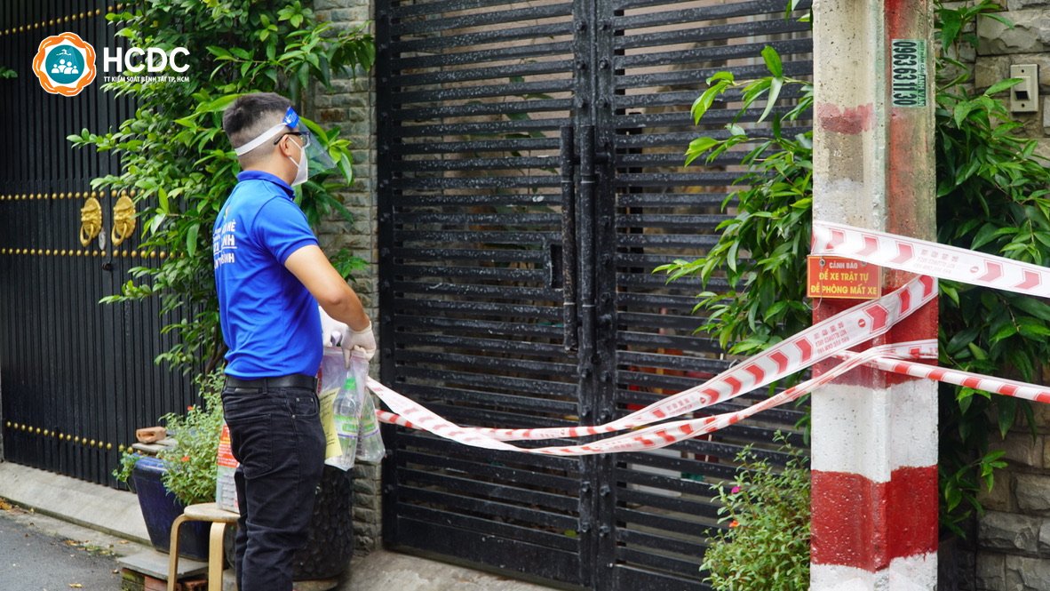 Túi thuốc yêu thương cùng F0 chiến thắng COVID-19