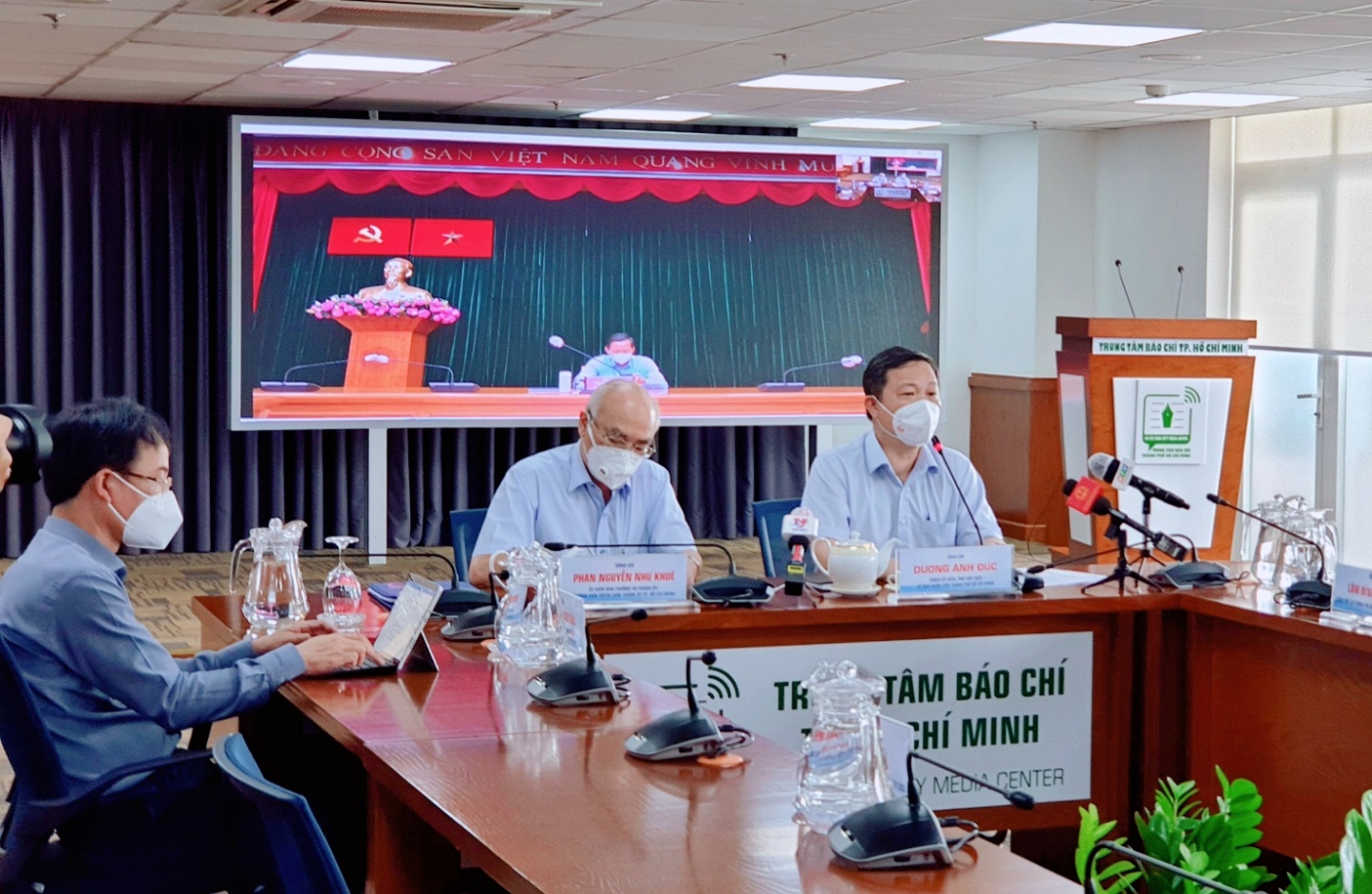 TP. HCM: việc tiêm chủng vắc xin phòng COVID-19 luôn dựa trên tinh thần tự nguyện